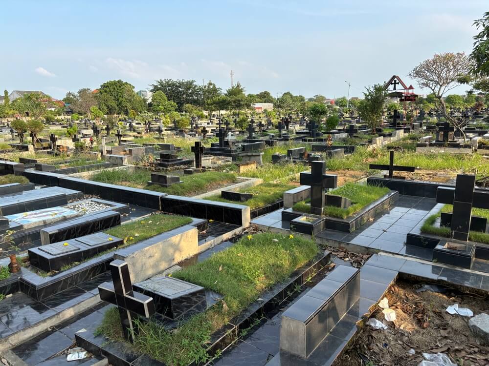 Ile kosztuje nagrobek w 2026 i co wpłynie na cenę?